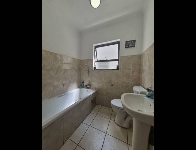 2 BEDROOM APARTMENT FOR SALE IN PARKRAND